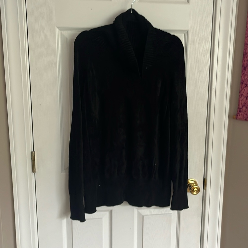 L Turtle Neck sweater